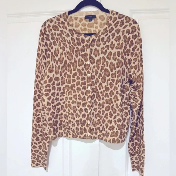 J.Crew Classic merino wool sweater in Leopard Print NWOT - Picture 3 of 6